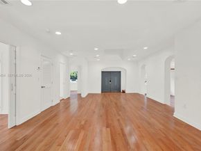 527 SW 20th Rd, Miami FL 33129