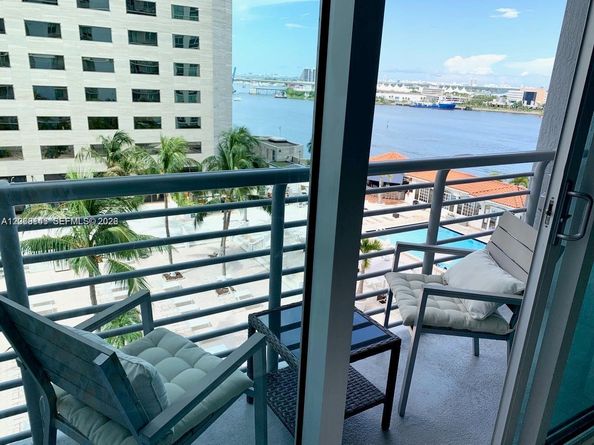 335 S Biscayne Blvd 1106, Miami FL 33131