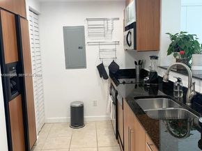 335 S Biscayne Blvd 1106, Miami FL 33131