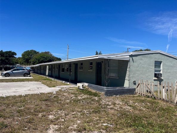 977 Miner Rd, Lake Worth FL 33462