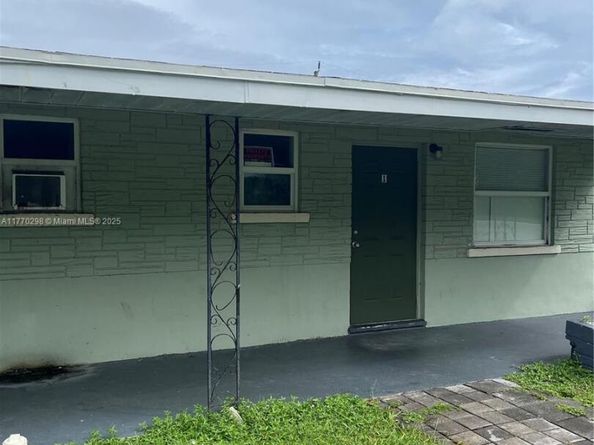 977 Miner Rd, Lake Worth FL 33462