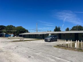977 Miner Rd, Lake Worth FL 33462