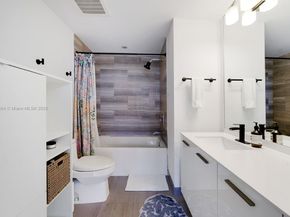 1300 Brickell Bay Dr 2901, Miami FL 33131