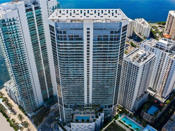 1300 Brickell Bay Dr 2901, Miami FL 33131