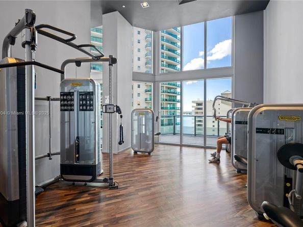 1300 Brickell Bay Dr 2901, Miami FL 33131