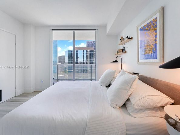 1300 Brickell Bay Dr 2901, Miami FL 33131