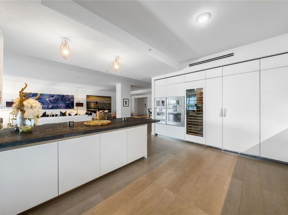 7023 Fisher Island Dr 7023, Miami Beach FL 33109