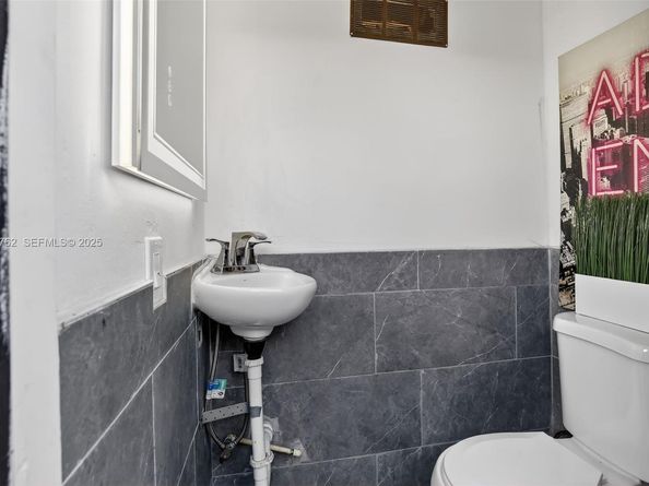 2256 Simms St, Hollywood FL 33020