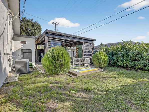 2256 Simms St, Hollywood FL 33020