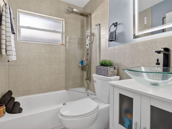 2256 Simms St, Hollywood FL 33020