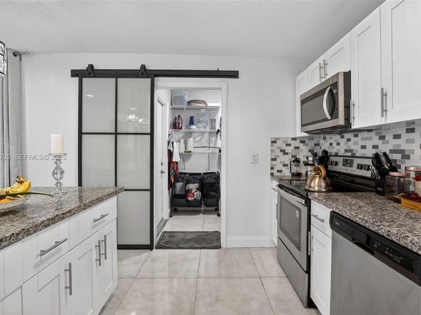 2256 Simms St, Hollywood FL 33020