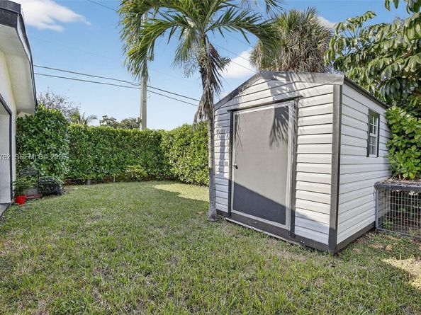 2256 Simms St, Hollywood FL 33020