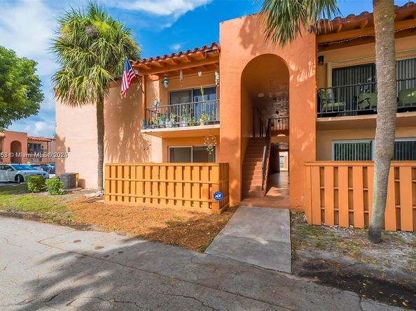 7204 Fairway Dr I25, Miami Lakes FL 33014