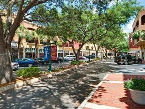 7204 Fairway Dr I25, Miami Lakes FL 33014
