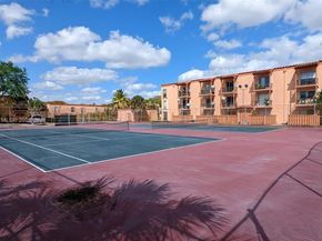7204 Fairway Dr I25, Miami Lakes FL 33014