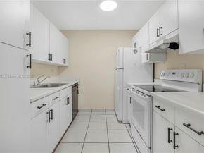 7204 Fairway Dr I25, Miami Lakes FL 33014