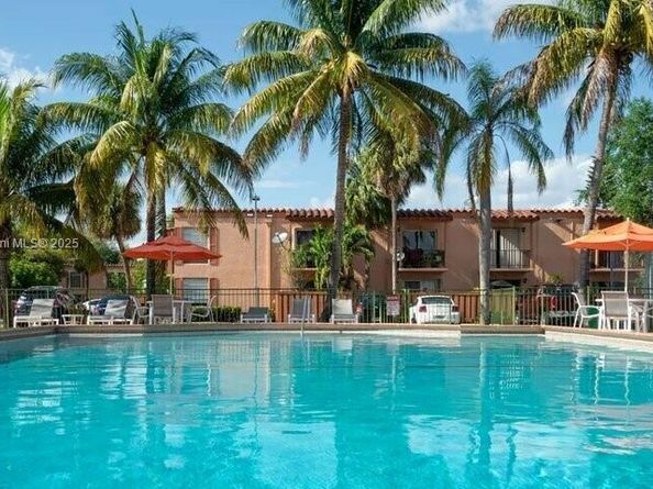 7204 Fairway Dr I25, Miami Lakes FL 33014