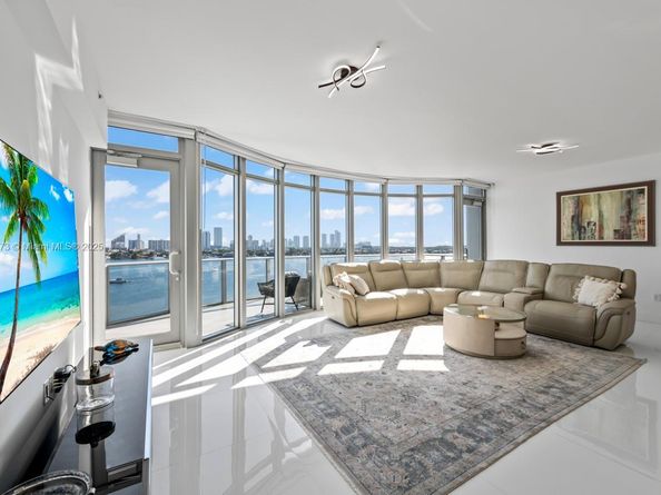 17301 Biscayne Blvd 811, North Miami Beach FL 33160