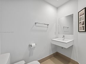 17301 Biscayne Blvd 811, North Miami Beach FL 33160