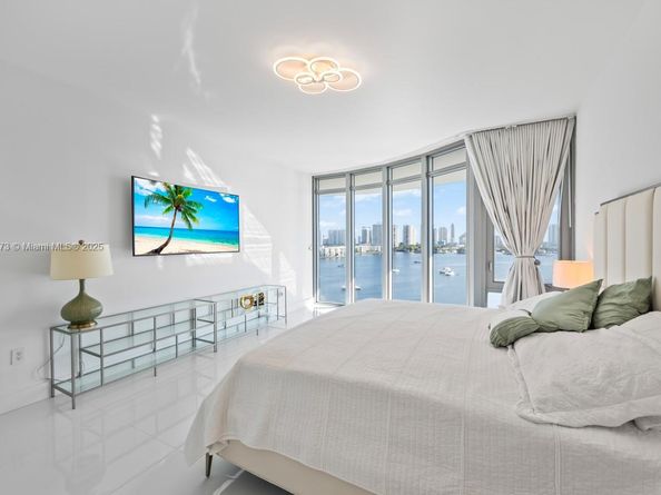 17301 Biscayne Blvd 811, North Miami Beach FL 33160