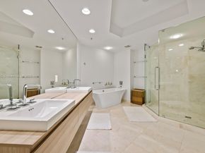 17301 Biscayne Blvd 811, North Miami Beach FL 33160