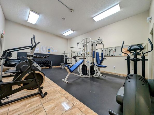 3081 NW 47th Ter 202, Lauderdale Lakes FL 33313