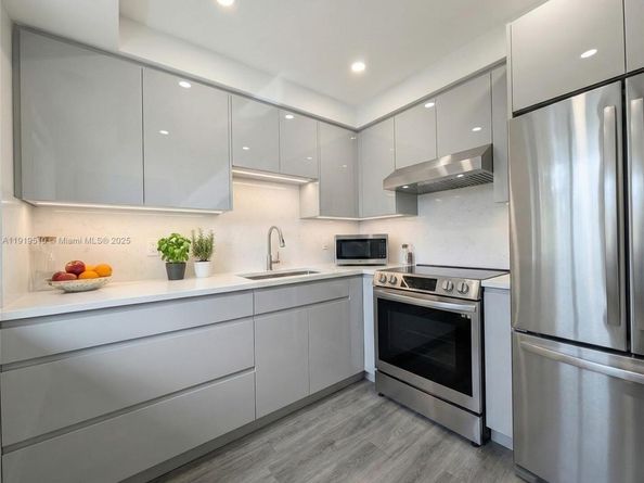 3081 NW 47th Ter 202, Lauderdale Lakes FL 33313