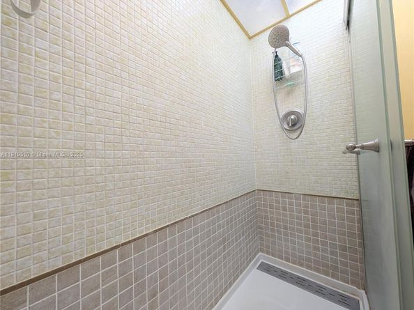 3081 NW 47th Ter 202, Lauderdale Lakes FL 33313