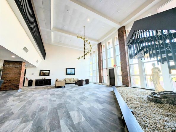 3081 NW 47th Ter 202, Lauderdale Lakes FL 33313