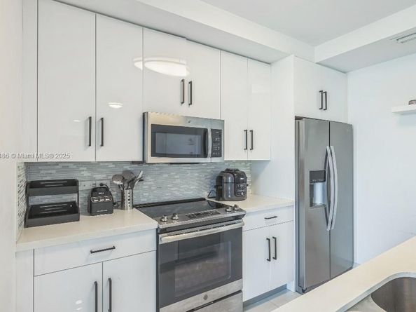 2651 NE 212th Ter 305, Miami FL 33180
