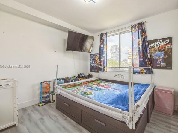 2651 NE 212th Ter 305, Miami FL 33180