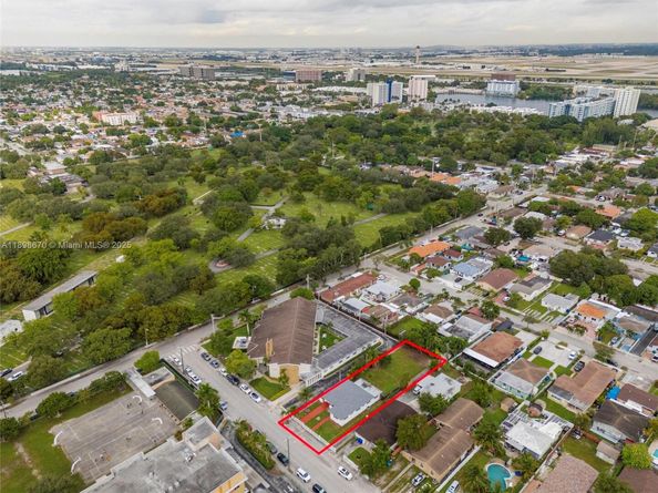 5271 NW 1st St, Miami FL 33126