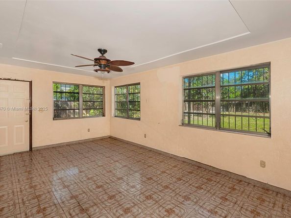 5271 NW 1st St, Miami FL 33126