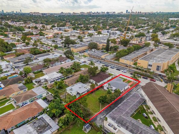 5271 NW 1st St, Miami FL 33126