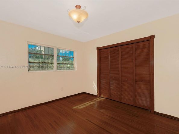 5271 NW 1st St, Miami FL 33126