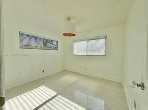 207 SW 12th Ave, Dania Beach FL 33004