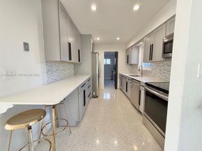 207 SW 12th Ave, Dania Beach FL 33004