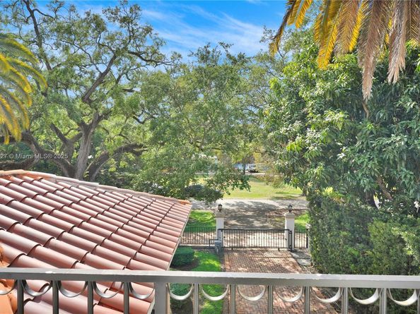 2115 Country Club Prado, Coral Gables FL 33134