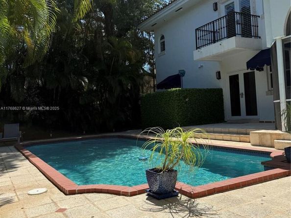 2115 Country Club Prado, Coral Gables FL 33134
