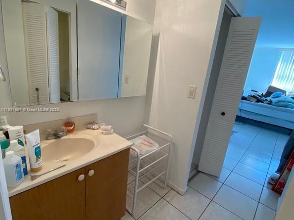 Undisclosed Address #A11884564, Miami Beach FL 33141