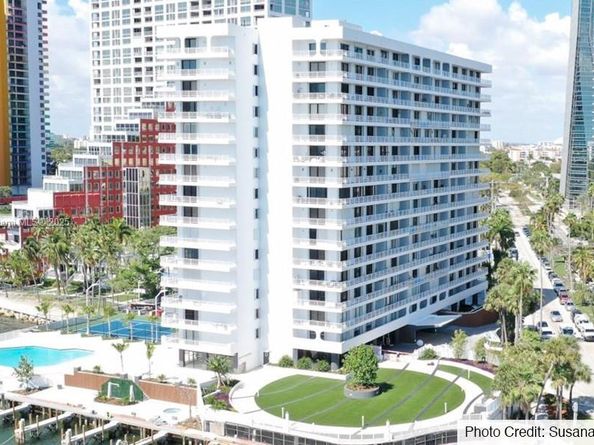 200 SE 15th Rd 4E, Miami FL 33129