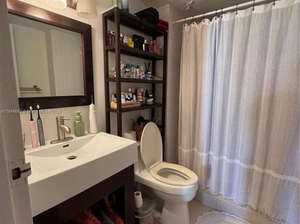 200 SE 15th Rd 4E, Miami FL 33129