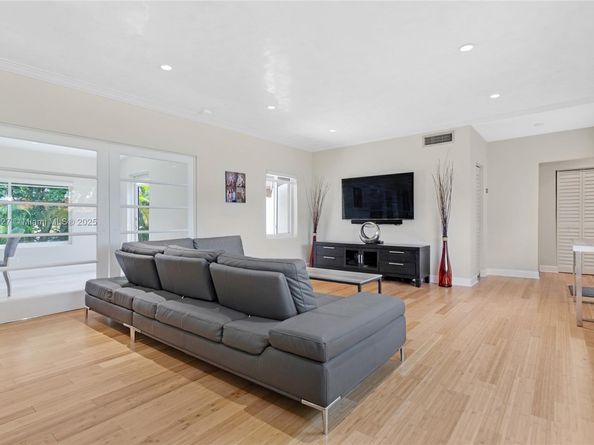 535 SW 39th Ave, Miami FL 33134