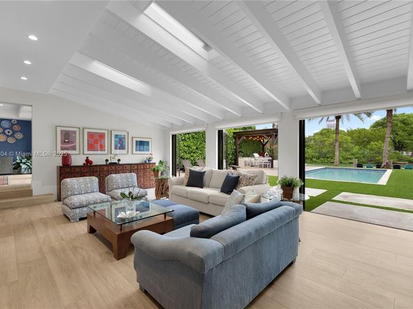 4475 N Meridian Ave, Miami Beach FL 33140