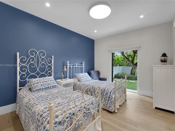 4475 N Meridian Ave, Miami Beach FL 33140