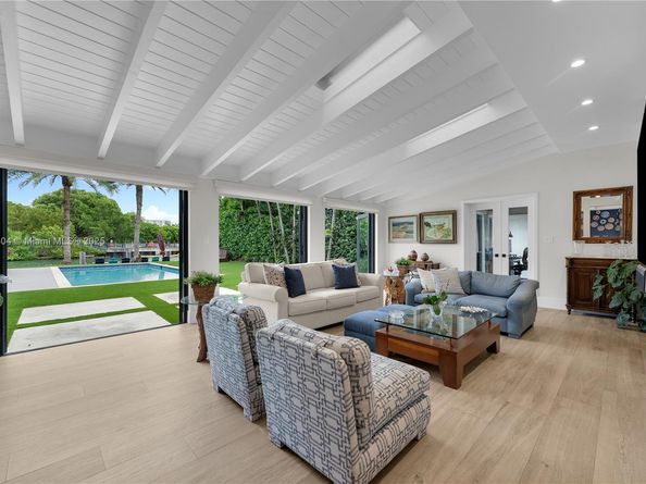 4475 N Meridian Ave, Miami Beach FL 33140