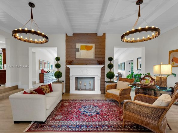 4475 N Meridian Ave, Miami Beach FL 33140