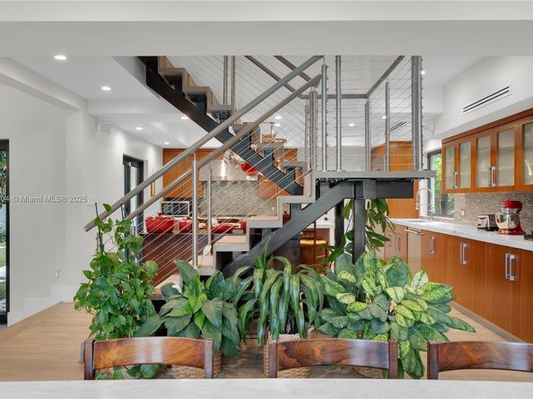 4475 N Meridian Ave, Miami Beach FL 33140