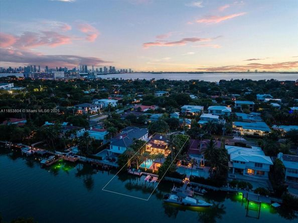 4475 N Meridian Ave, Miami Beach FL 33140