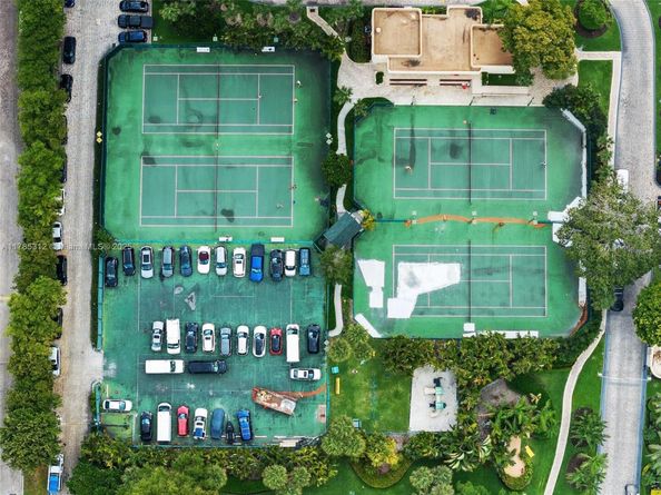 20191 E Country Club Dr TS3, Aventura FL 33180